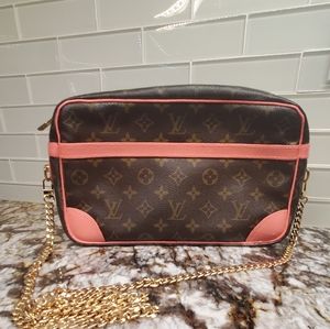 ❌sold❌Louis Vuitton Cross Body